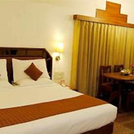 צ'נאי Hotel Maurya International מראה חיצוני תמונה